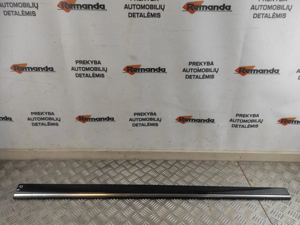 Front door trim (molding) – Mercedes-Benz E-Class W211 (2002-2009)
