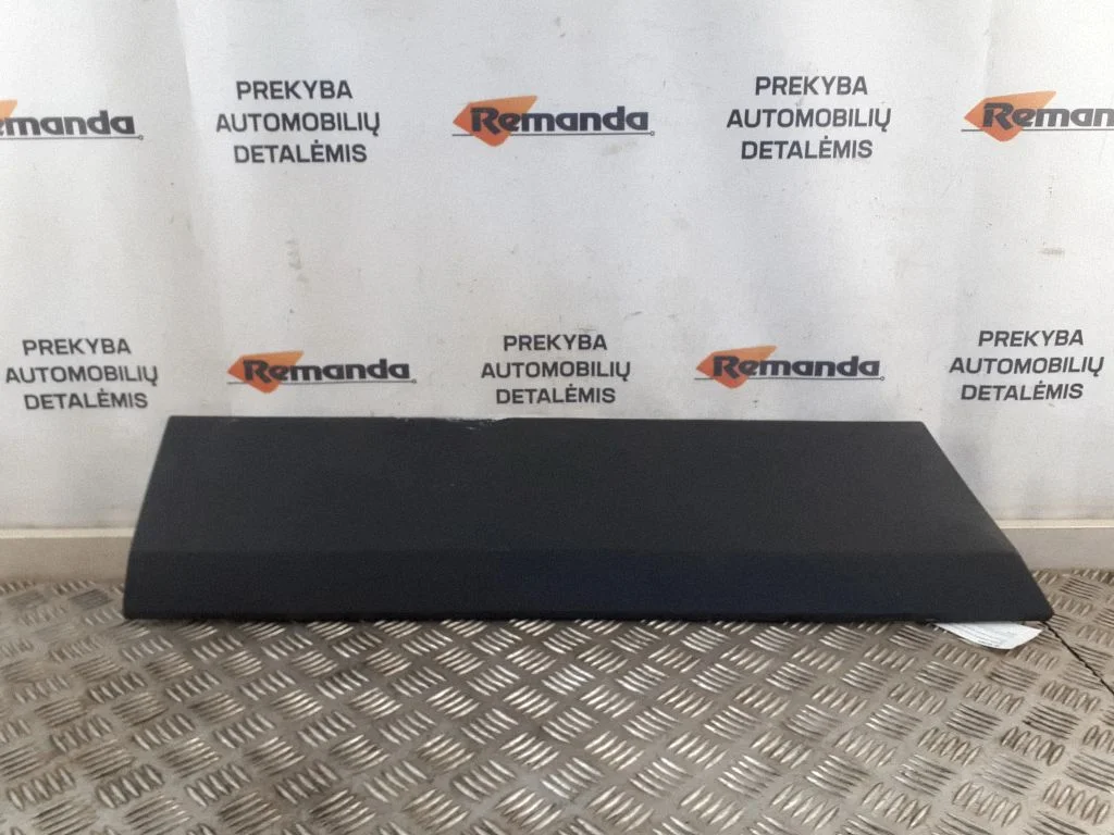 Apdaila priekinių durų (moldingas)