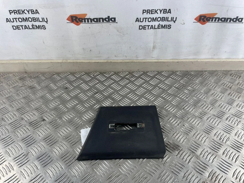 Apdaila priekinių durų (moldingas)