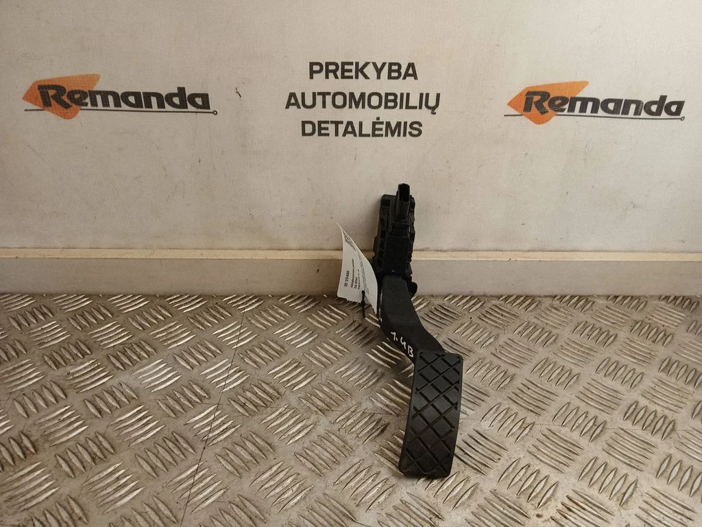 Akseleratora pedālis 5Q1723503F