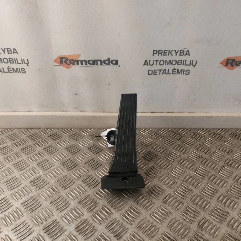 Akseleratora pedālis 32700N7100