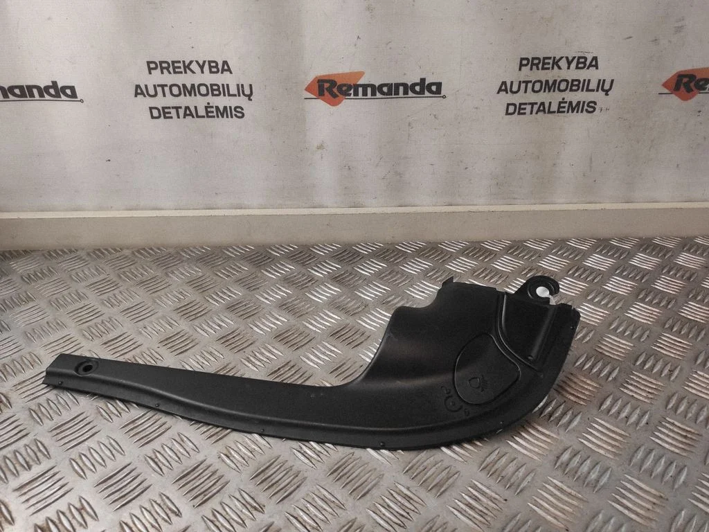 Priekšējā luktura apdare 7L5805285D