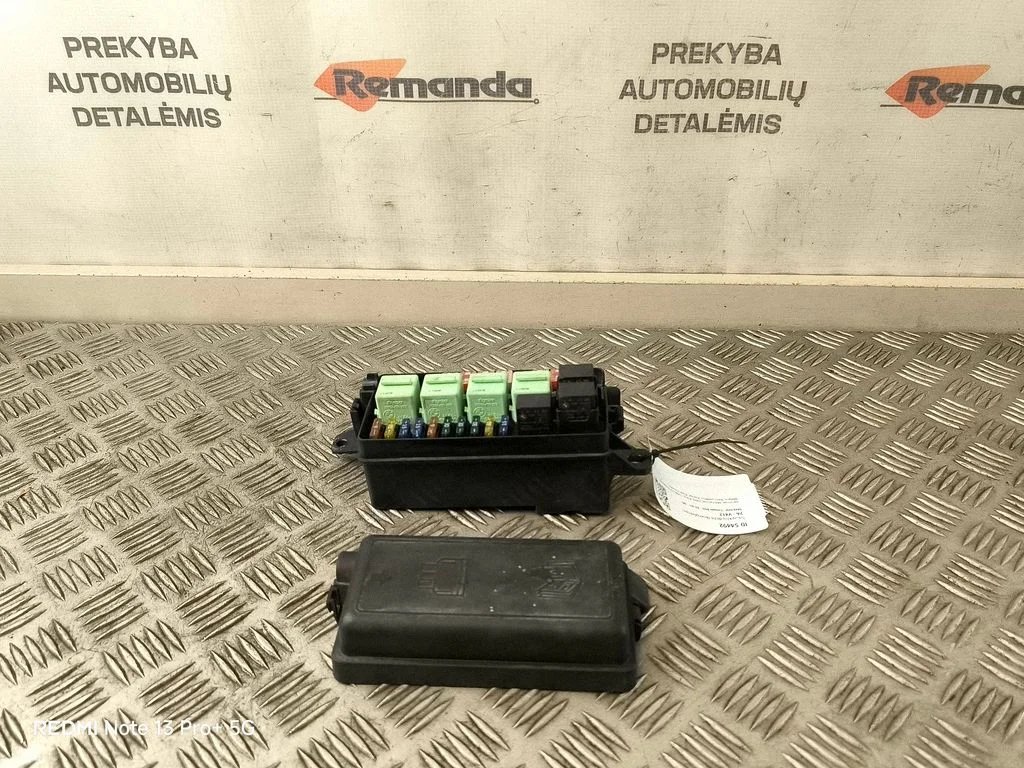 Skrzynka bezpieczników (komplet) 148079008