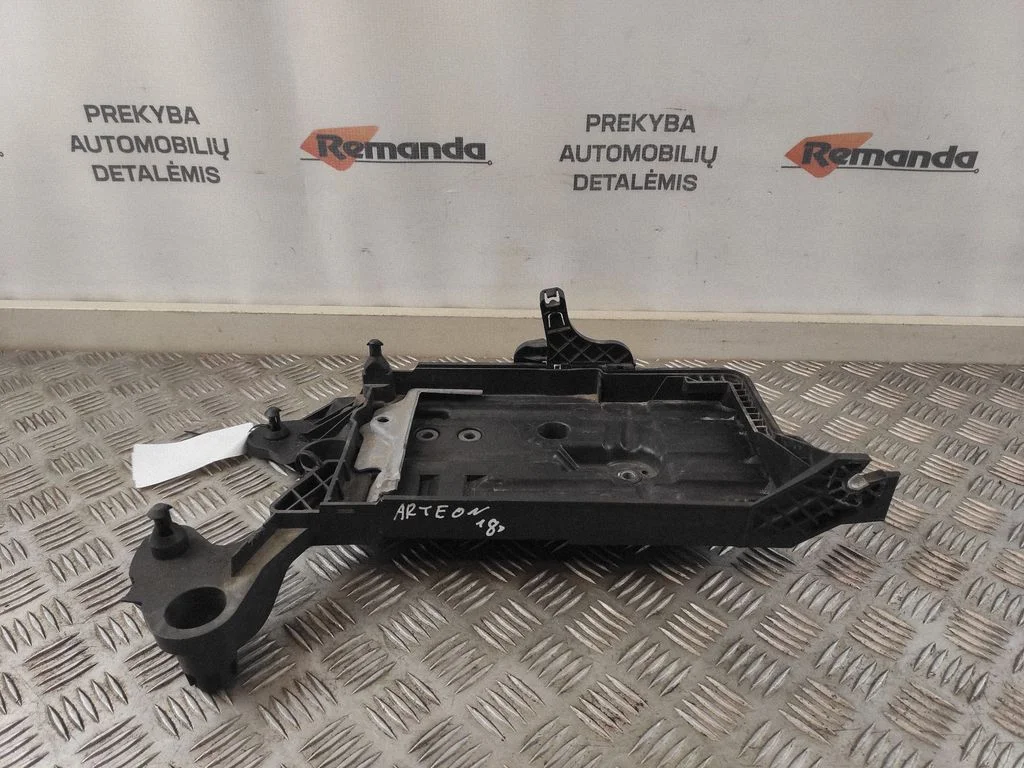 Battery tray 5Q0915321J