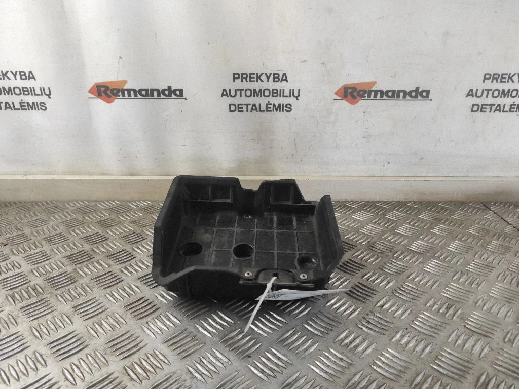 Podstawa akumulatora – Toyota Prius Prime (2017-)