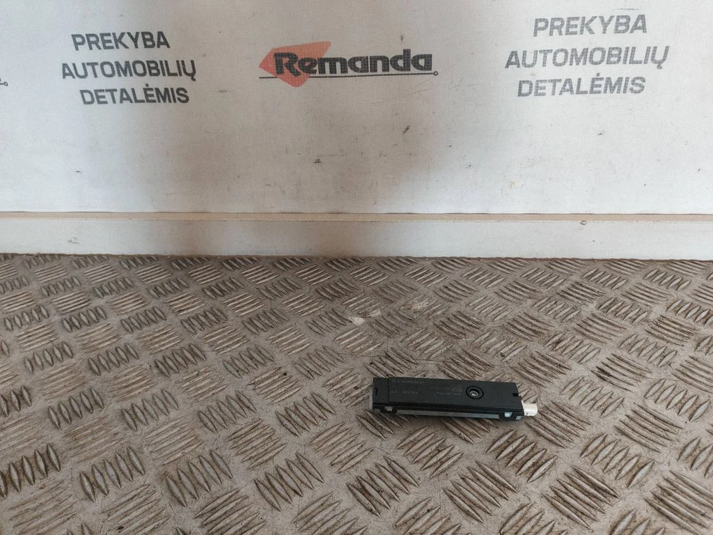 Antenas pastiprinātājs – Mercedes-Benz CLA klase C117 X117 W117 (2013-2019)