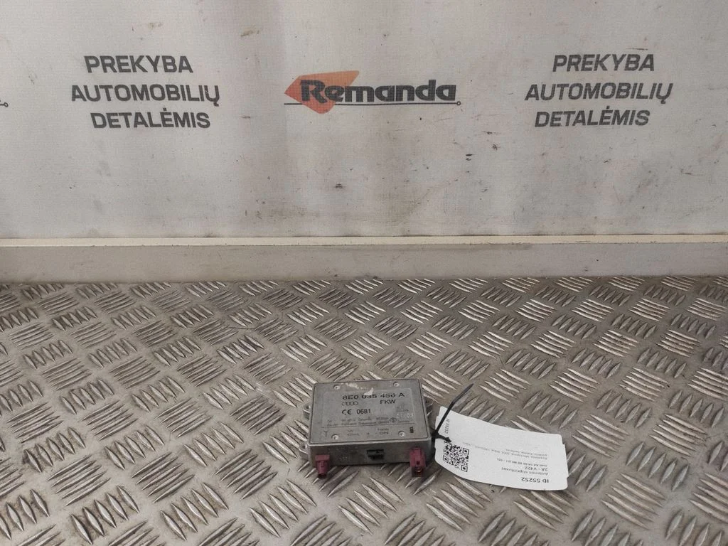 Antenas pastiprinātājs – Audi A4 S4 B6 8E 8H (2001-2005)