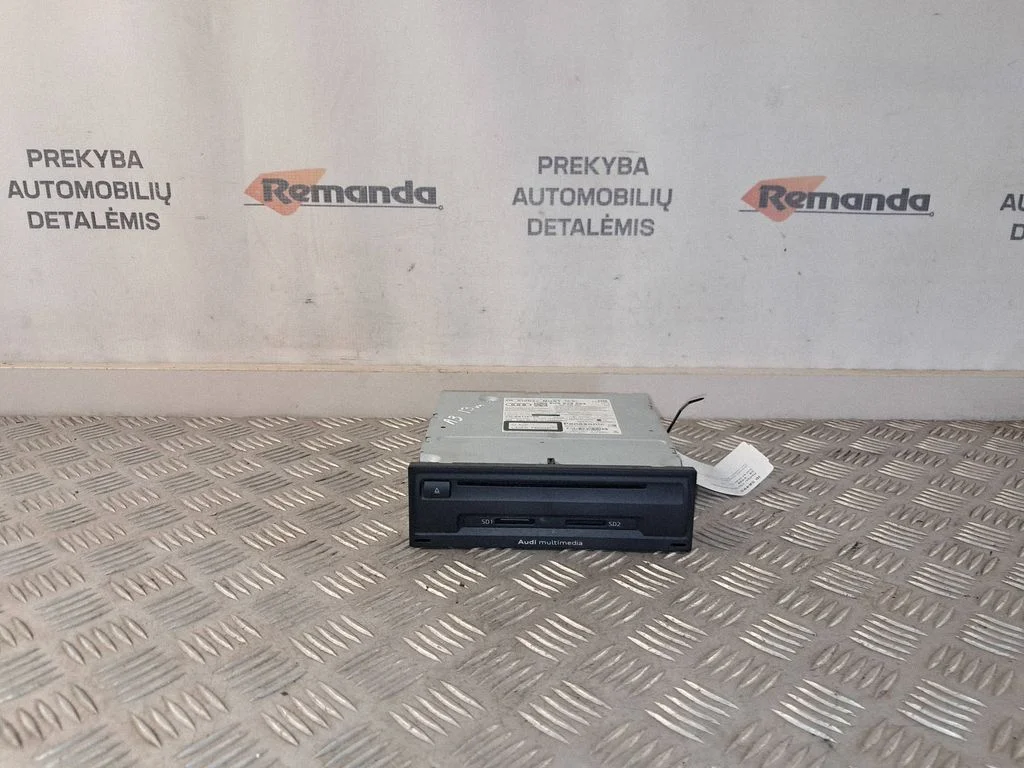 Radio/CD/DVD atskaņotājs/navigācija 8V0035864