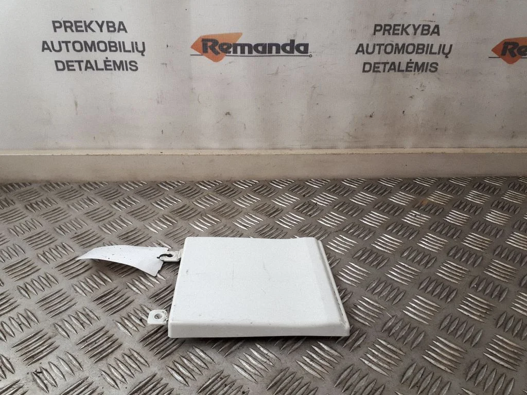 Apdaila prie degalų bako dangtelio