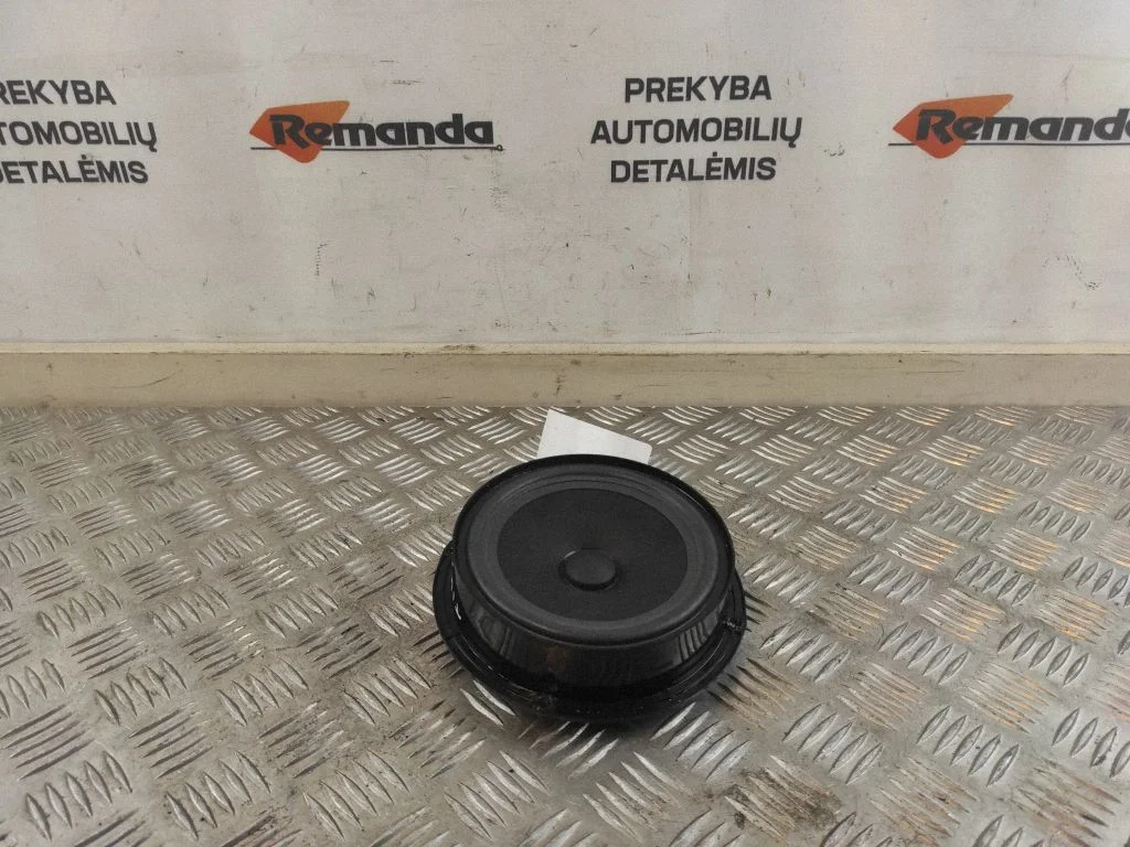 Skaļrunis (-ņi) aizmugurējās durvīs 5N0035453C