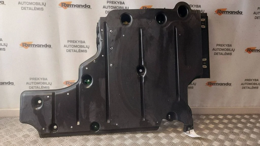 Rear underbody cover/under tray 9842680180