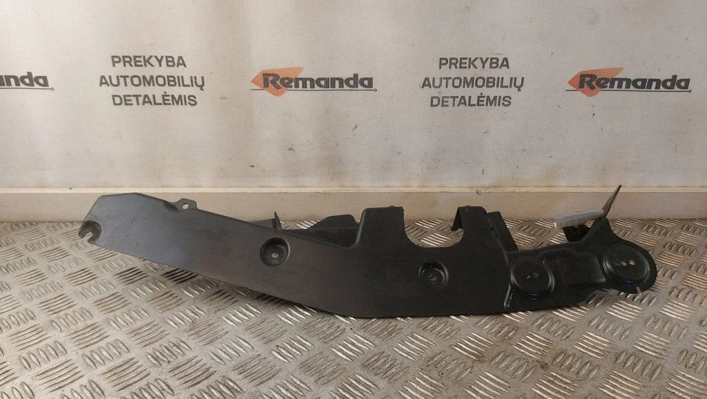 Priekinės važiuoklės dugno apsauga