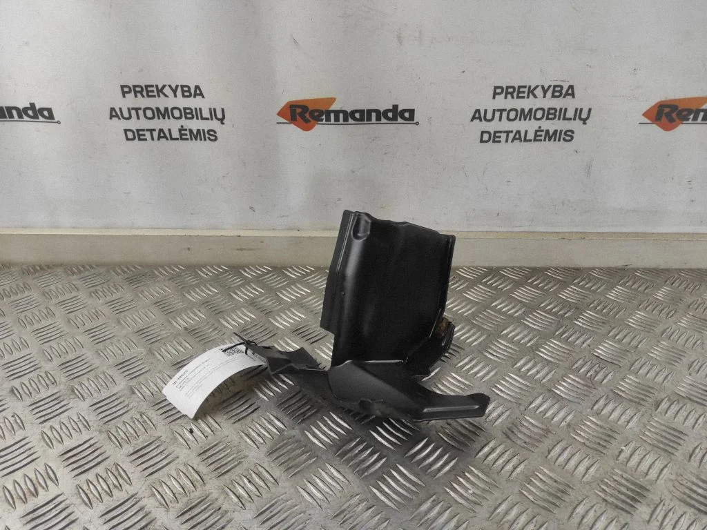 Priekinės važiuoklės dugno apsauga