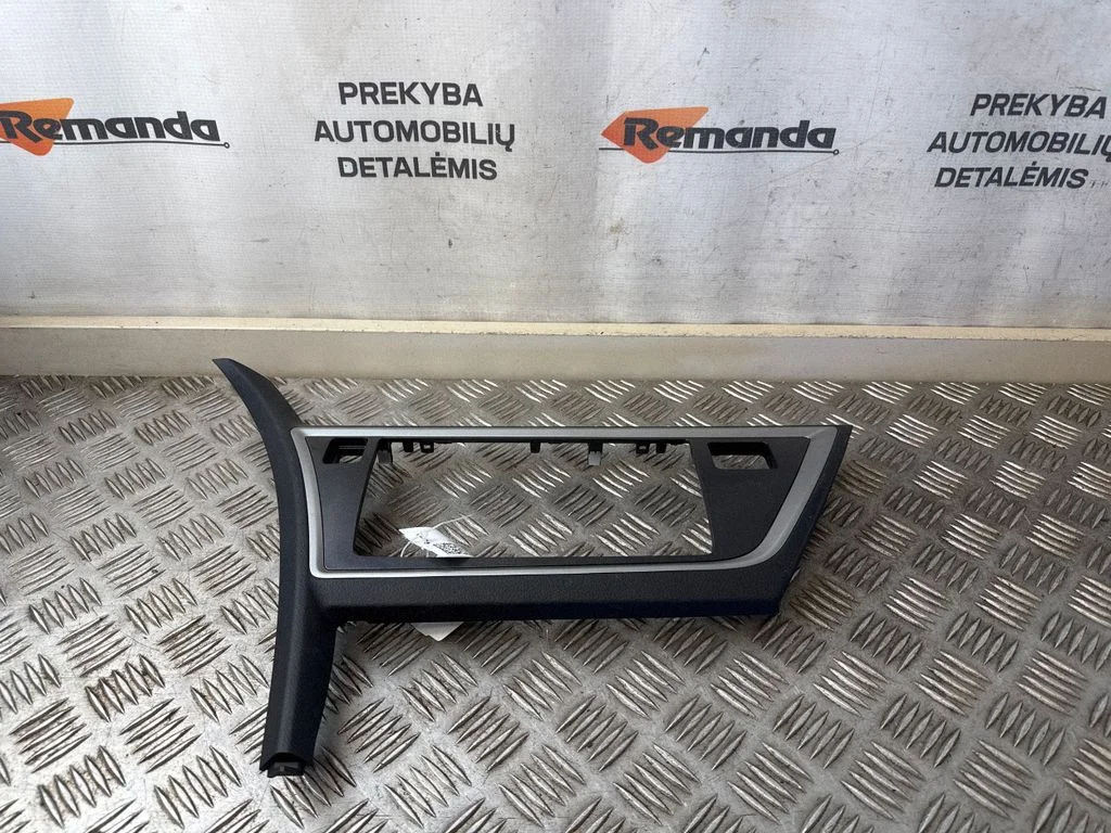 Raadio/navigatsiooni viimistlus 5540502430