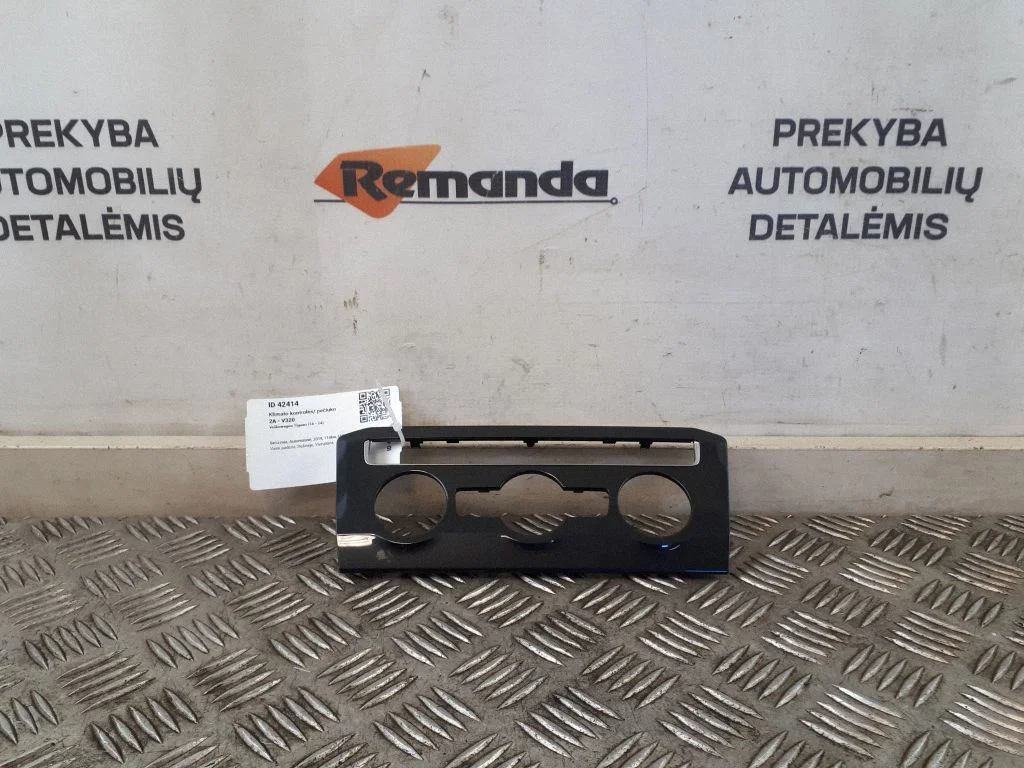 Klimato kontrolės/ pečiuko kontrolės apdaila