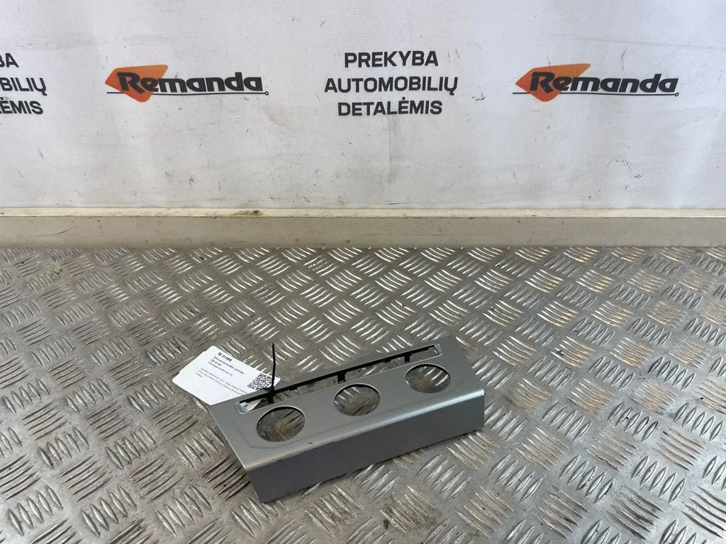Klimato kontrolės/ pečiuko kontrolės apdaila