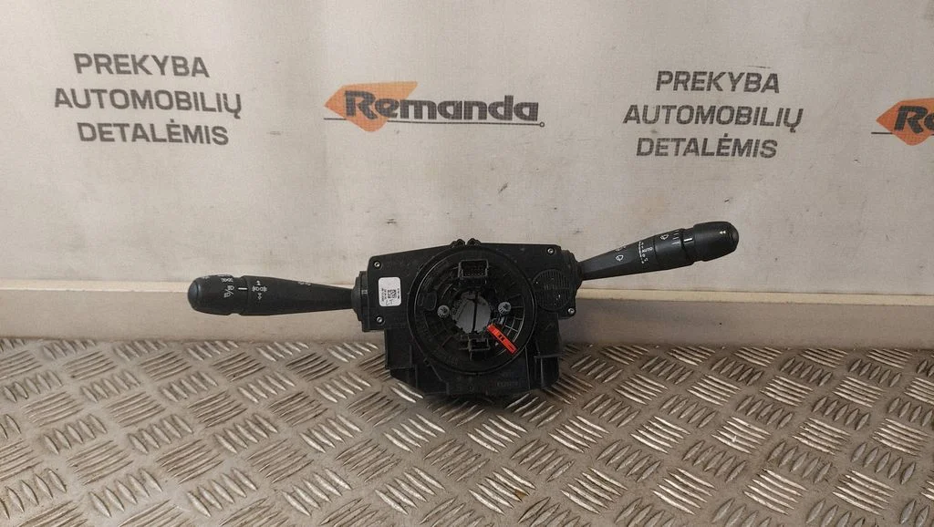 Posūkių/ šviesų rankenėlė