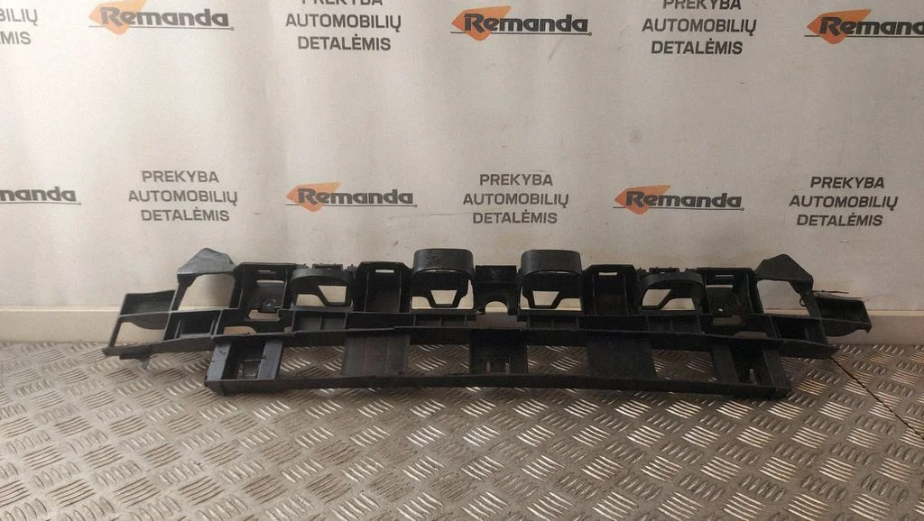 Priekinis sustiprinimas bamperio