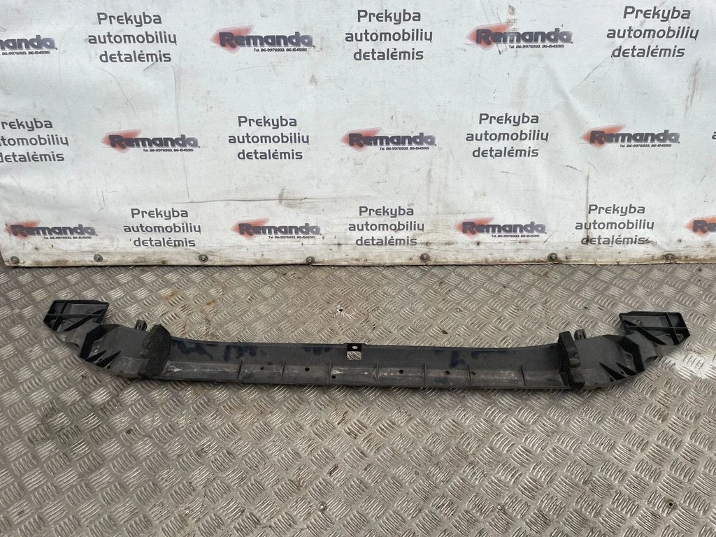 Priekinis sustiprinimas bamperio