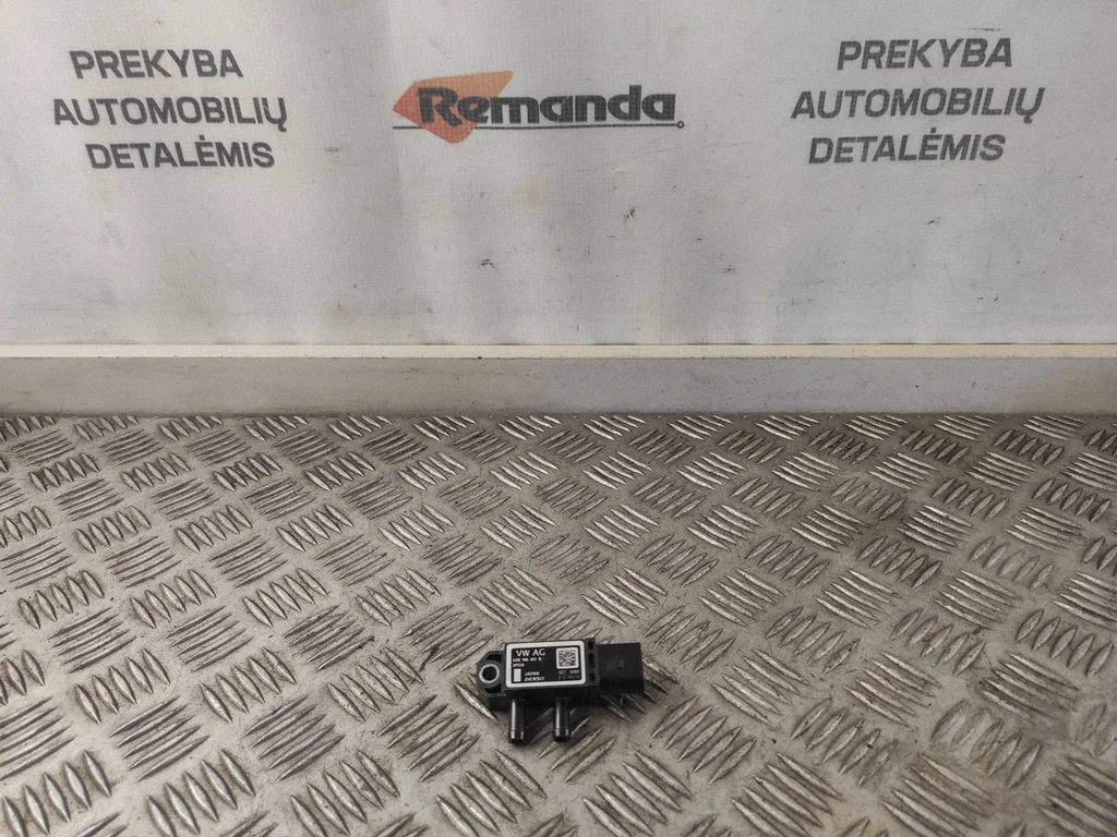 Exhaust gas pressure sensor 03N906051B
