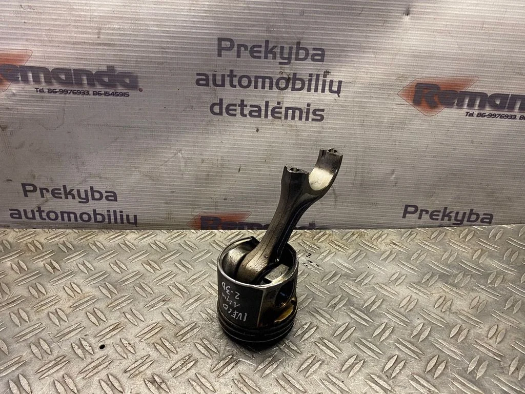 Stūmoklis su švaistikliu