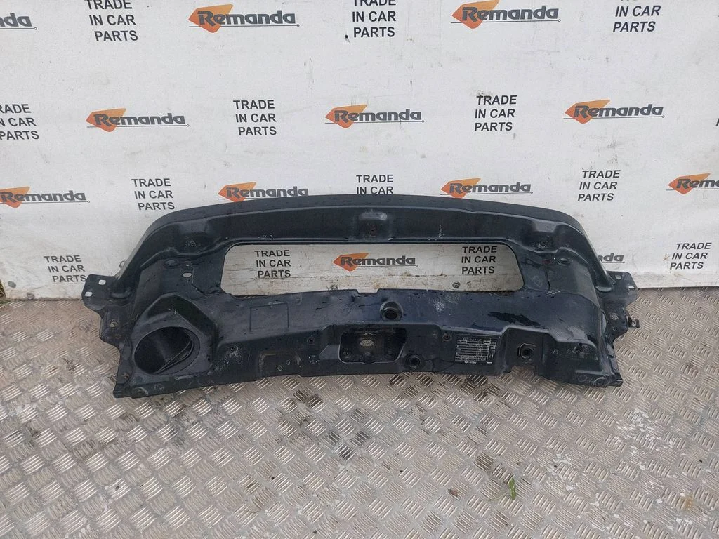Radiatoru paneļa augšējā daļa – priekšējā