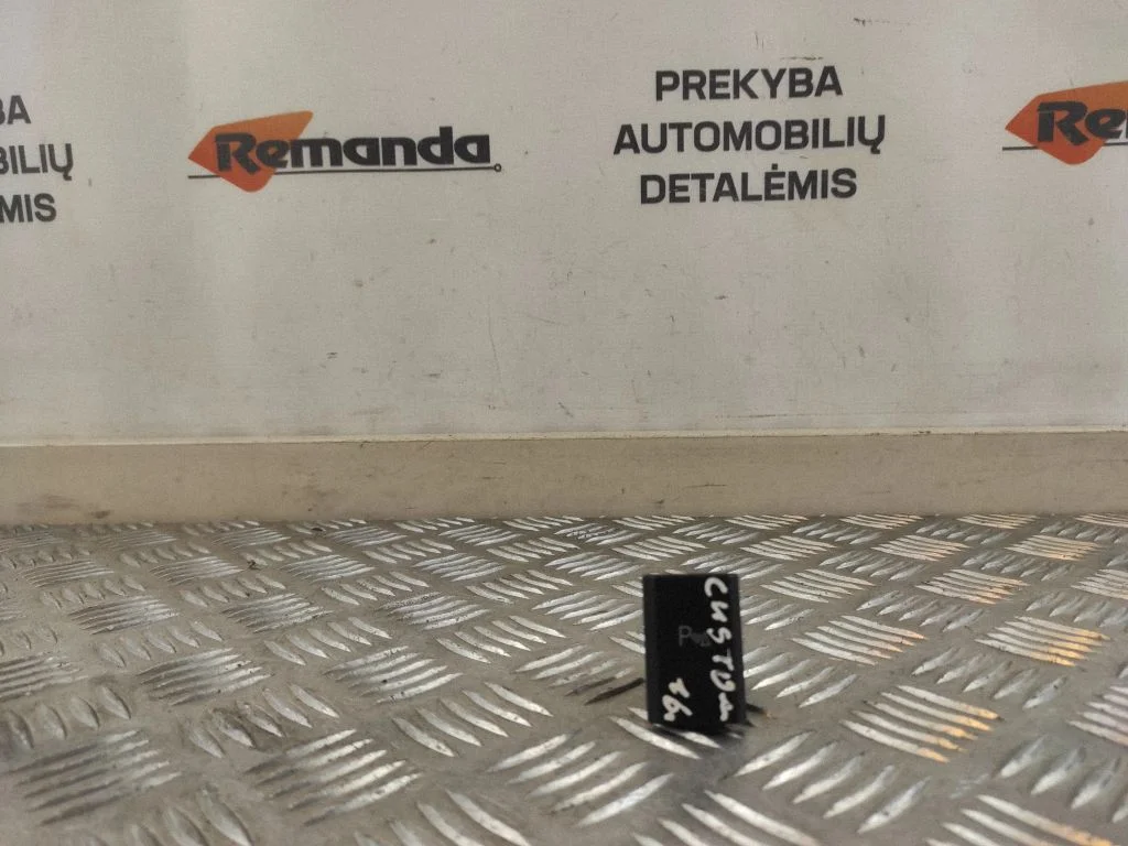 Parkavimo (PDC) daviklių jungtukas