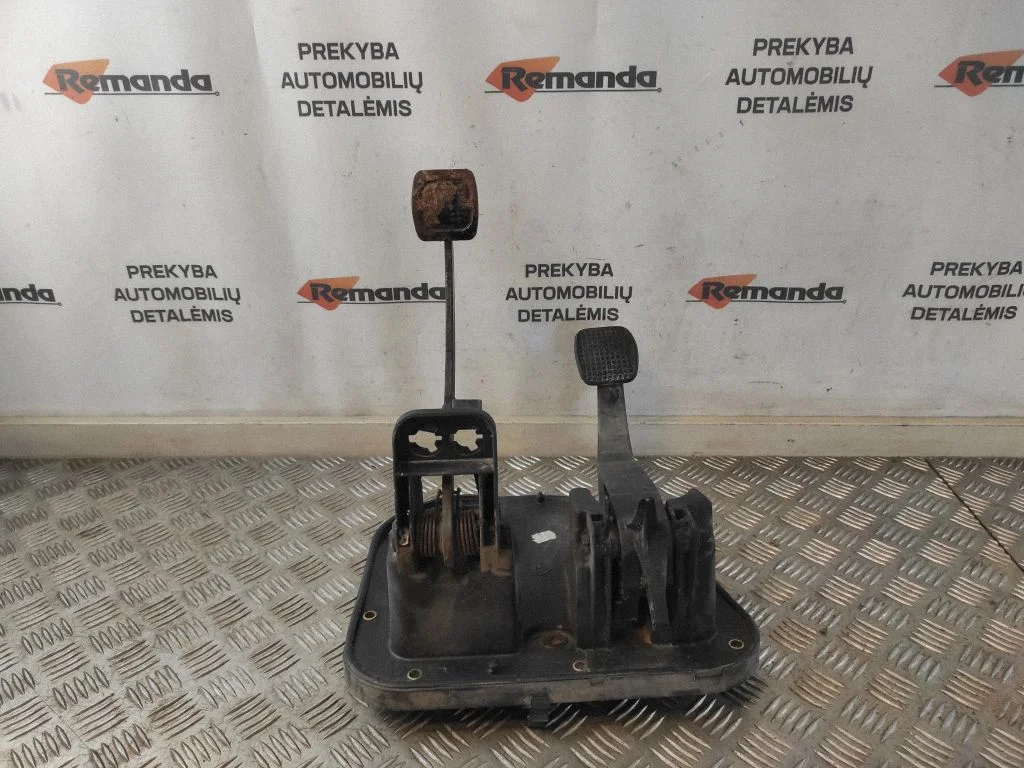 Pedalų komplektas