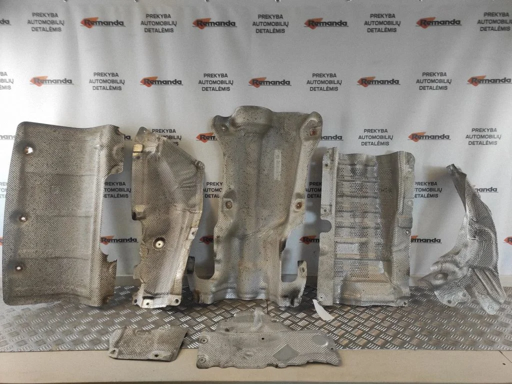 Exhaust heat shield 51487241758
