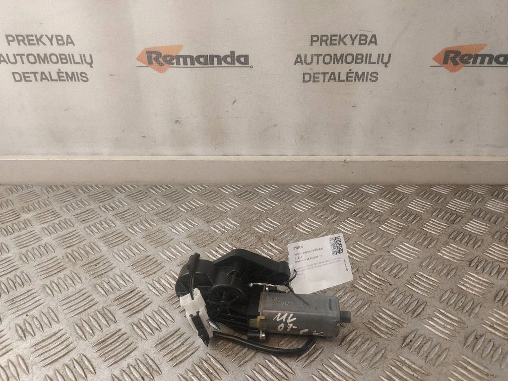 Sėdynės valdymo varikliukas