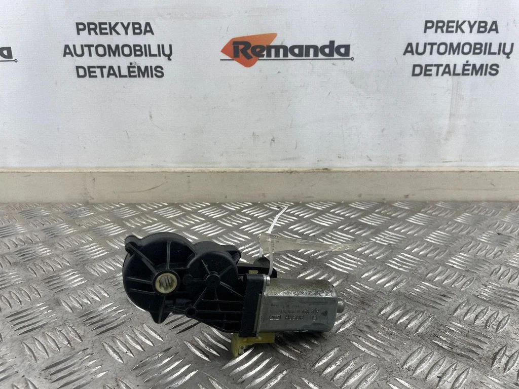 Sėdynės valdymo varikliukas
