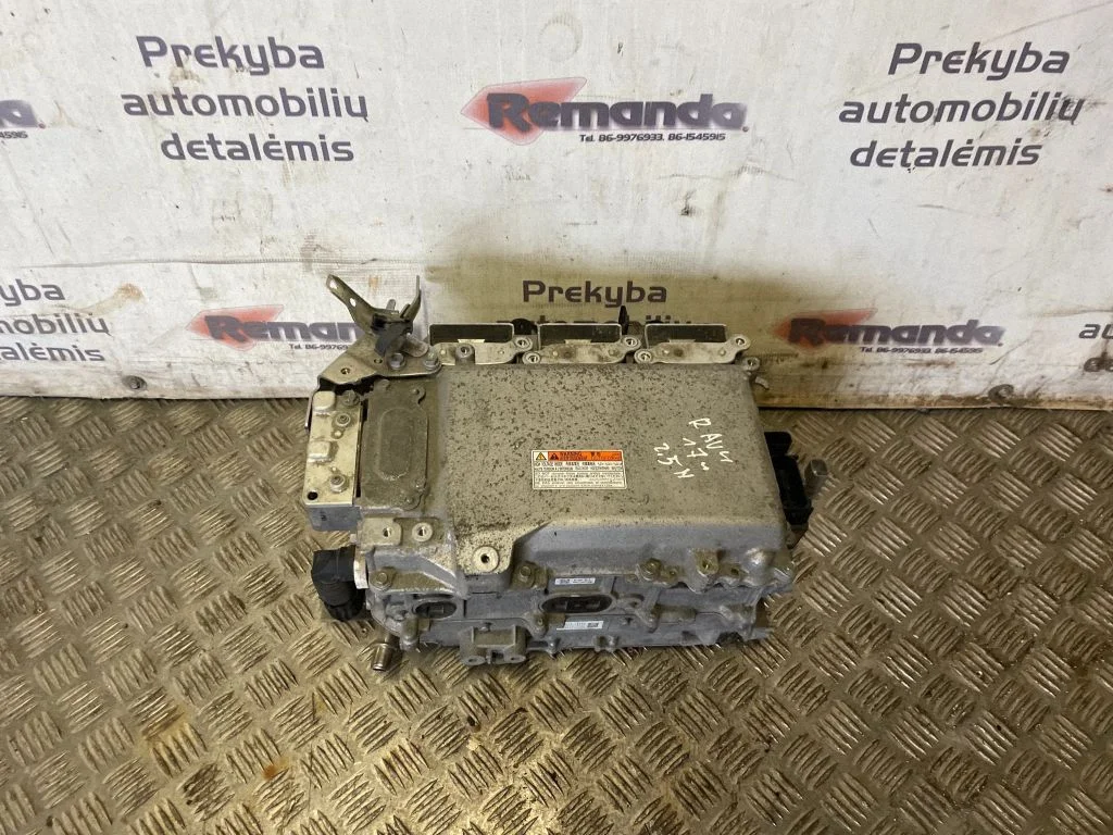 Inverteris (įtampos keitiklis)