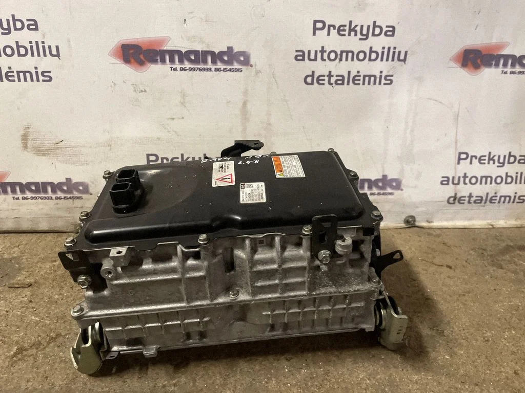 Inverteris (įtampos keitiklis)