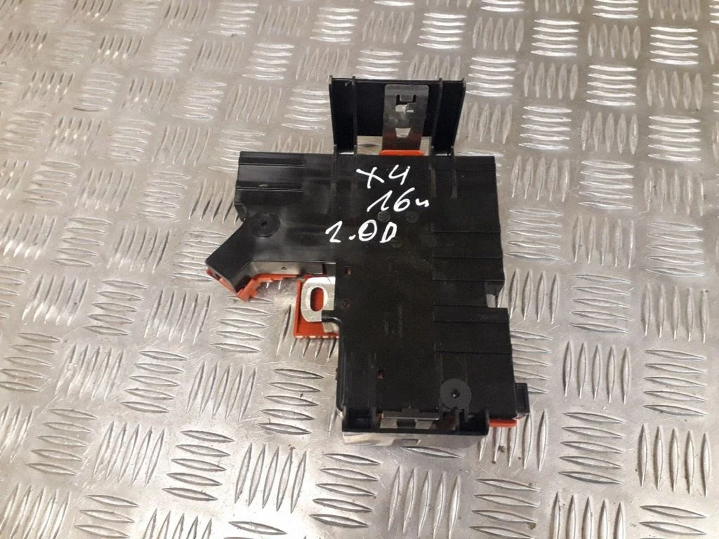 12 V lizdas (gale)