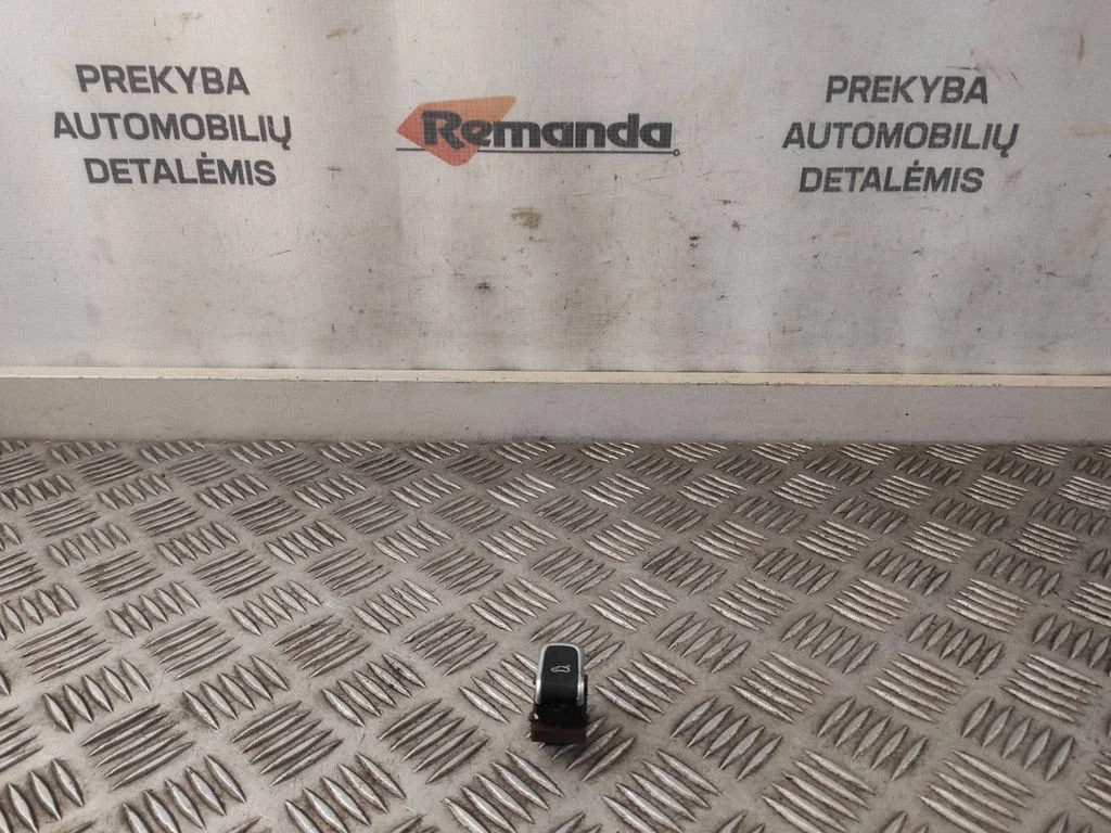 Bagāžnieka vāka atvēršanas slēdzis 4H0959831B