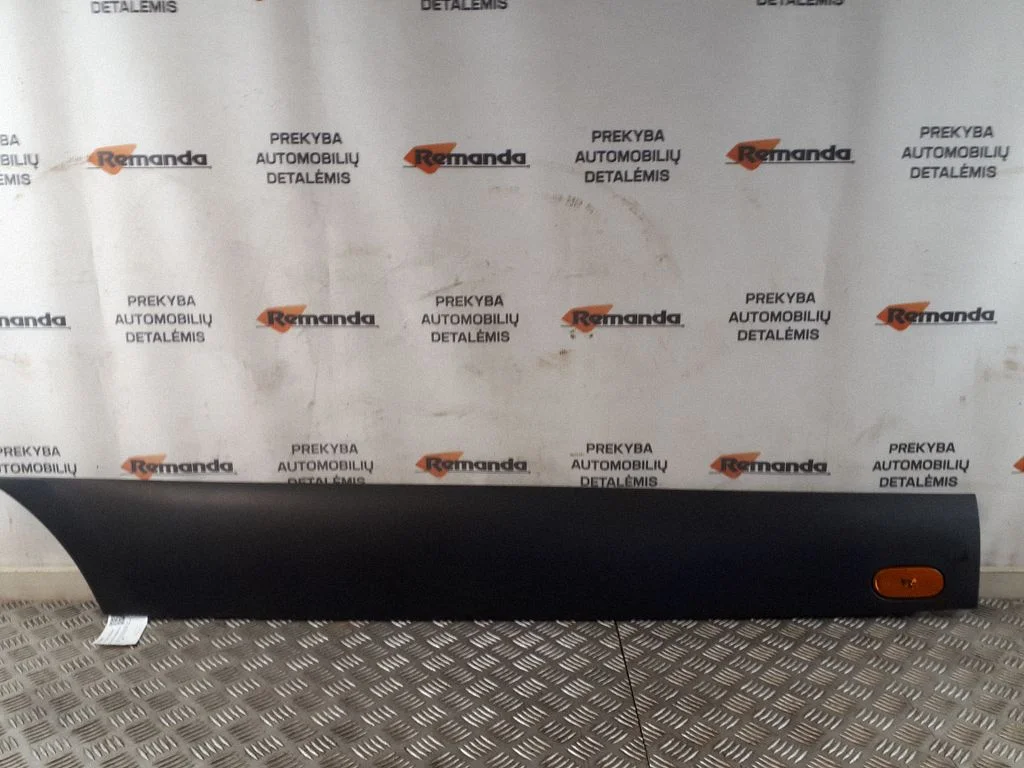 Moldingas ant galinio sparno