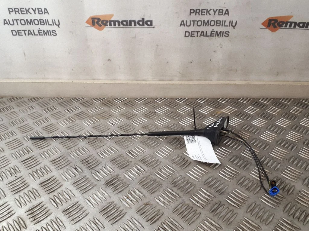 Radio antena