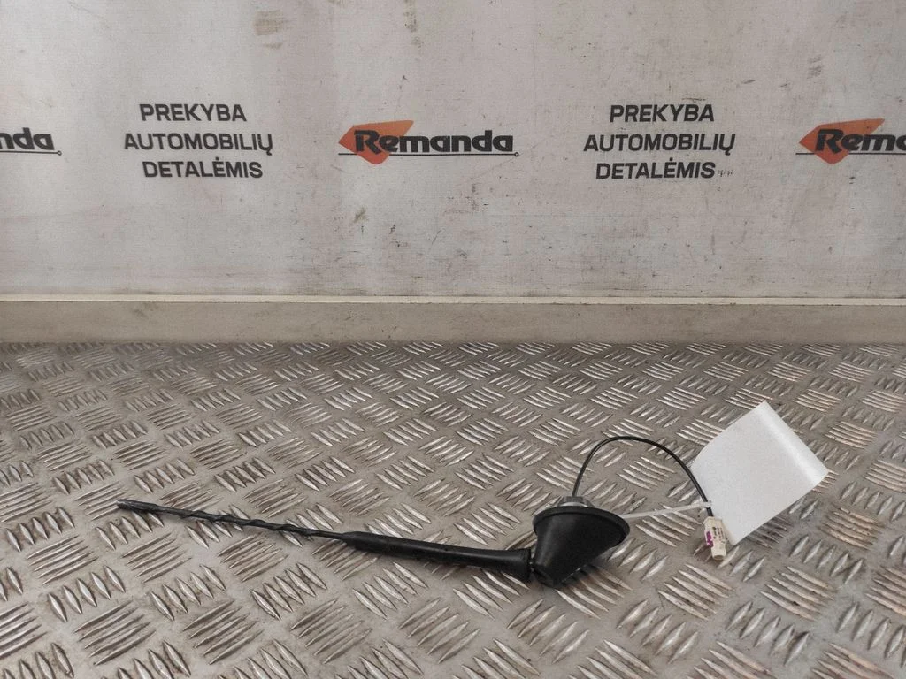 Radio antena