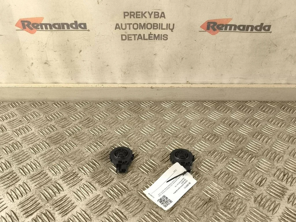 Aukšto dažnio garsiakalbis galinėse duryse