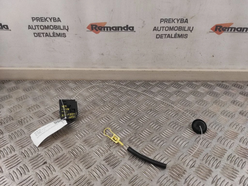 Degalų bako dangtelio spynos varikliukas