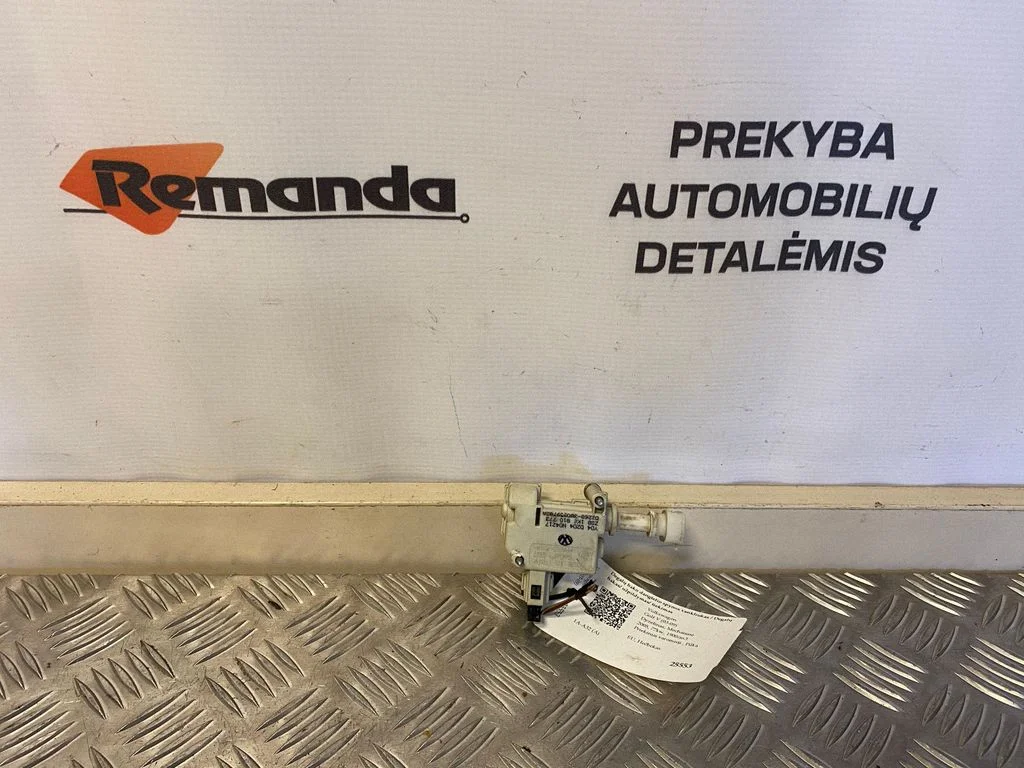 Degalų bako dangtelio spynos varikliukas