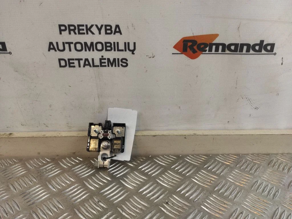 Akumuliatoriaus saugiklis (rėlė)