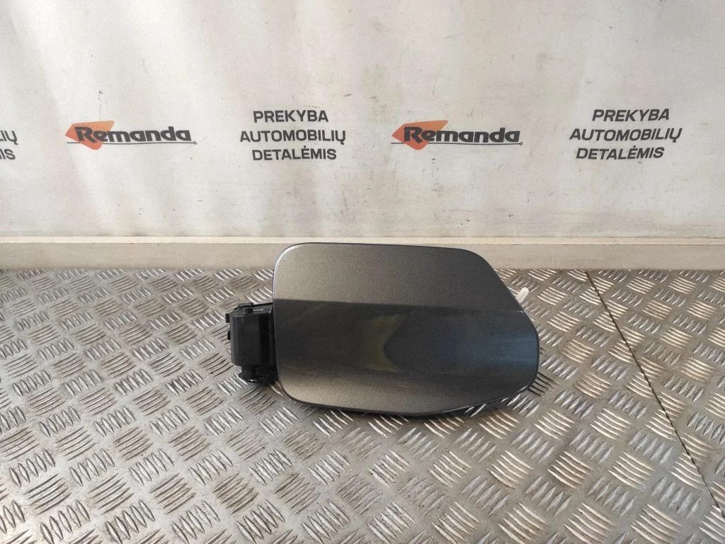 Elektromobilio įkrovimo lizdo dangtelis