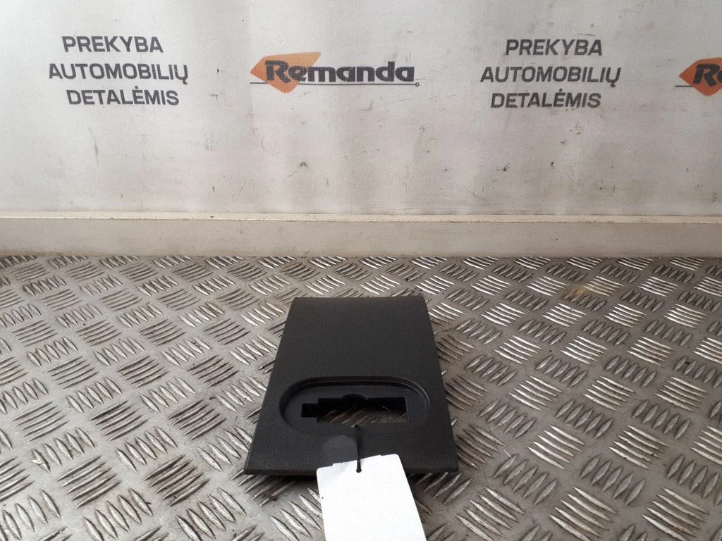 (B) statramščio apdaila (išorinė)