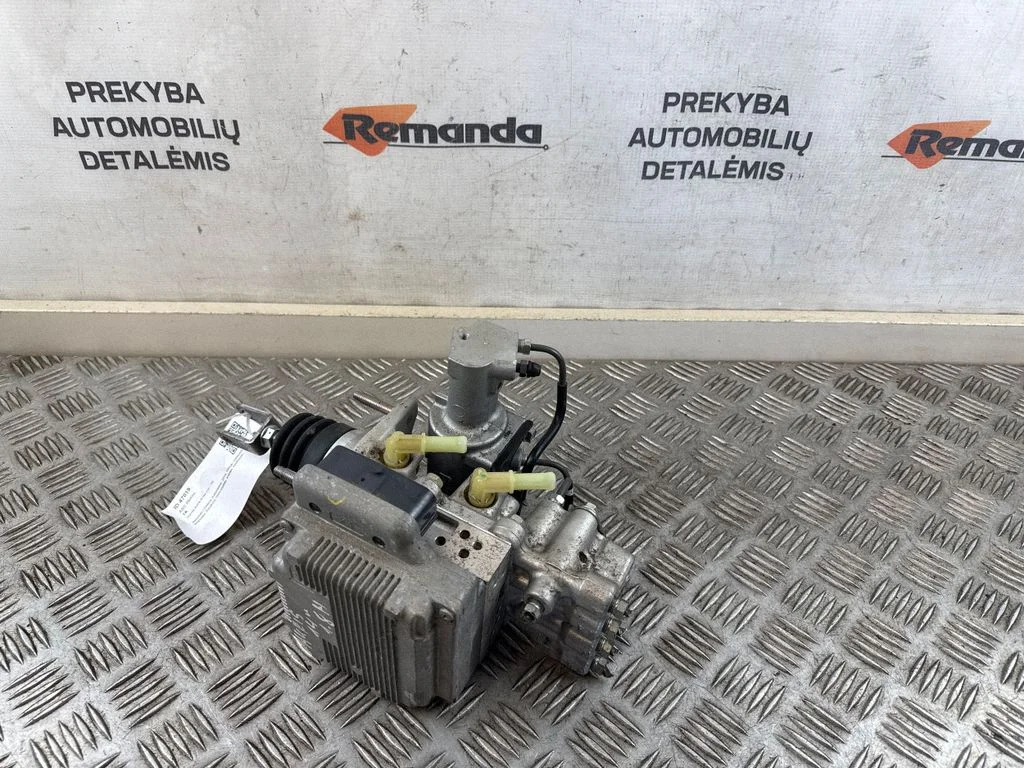 ABS block – Toyota Auris E180 (2012-2018)