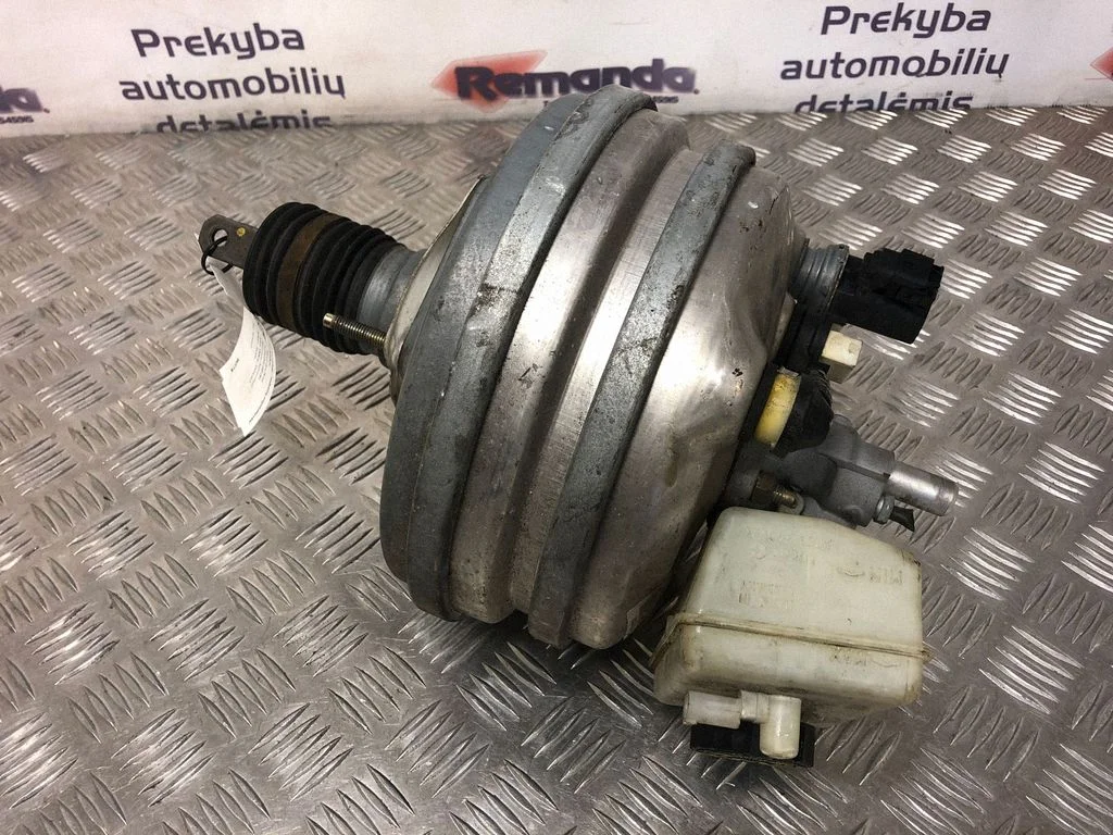 Brake booster – Mercedes-Benz S-Class W220 (1998-2006)