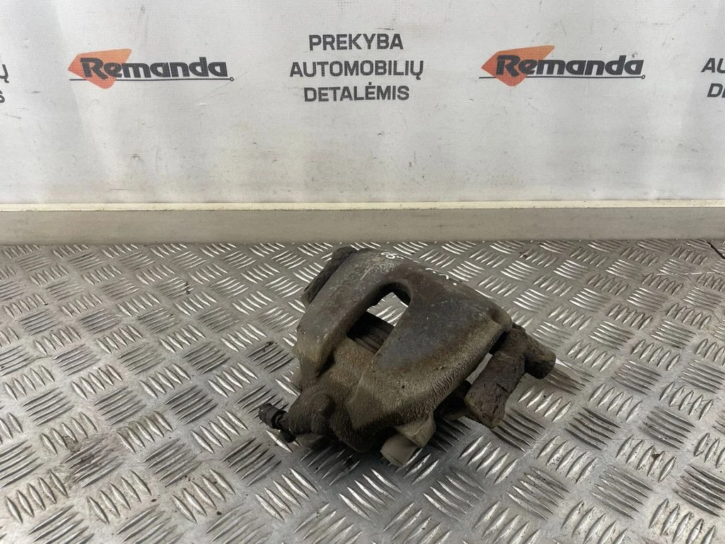 Front brake caliper 666028
