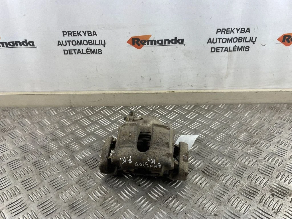 Front brake caliper – front left