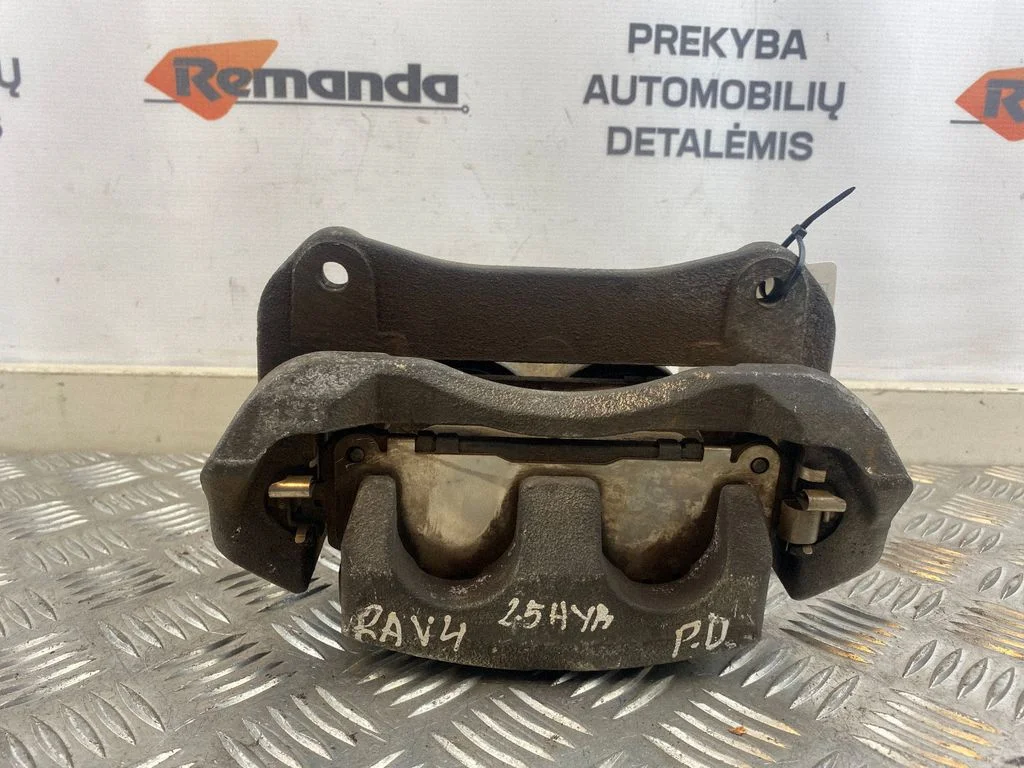 Front brake caliper – front right