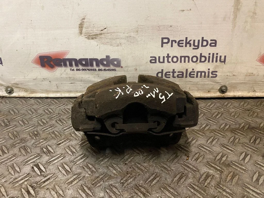 Front brake caliper – front left
